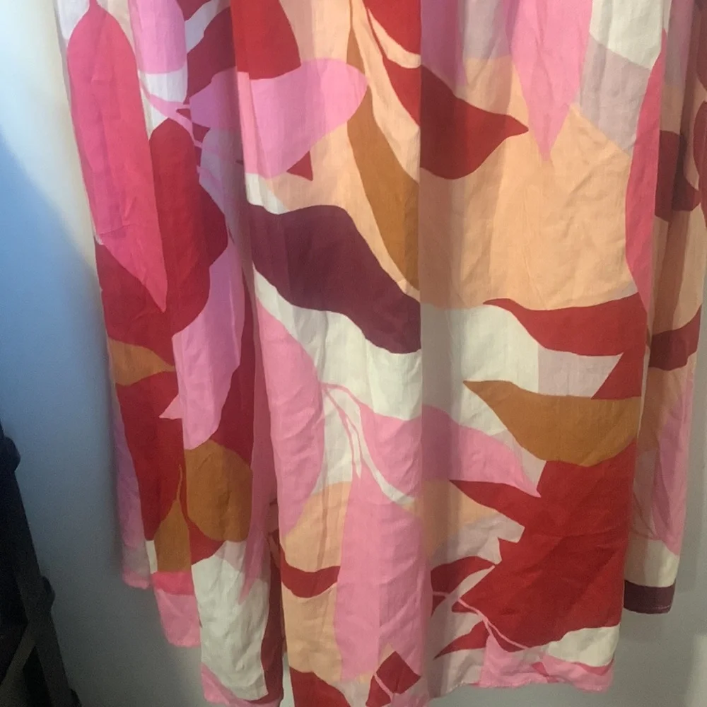 Stunning imported  skirt  with  elastic waist - Picture 3 of 4